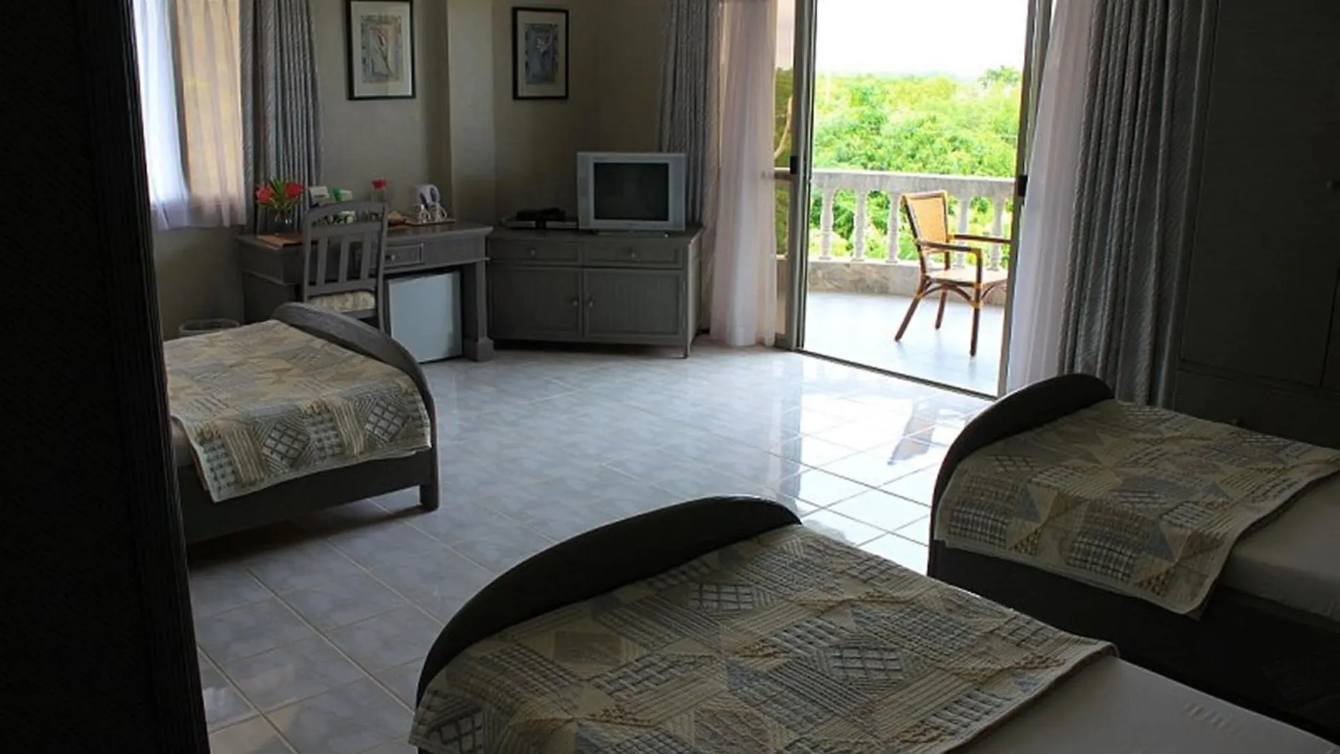 Linaw Beach Resort Bohol