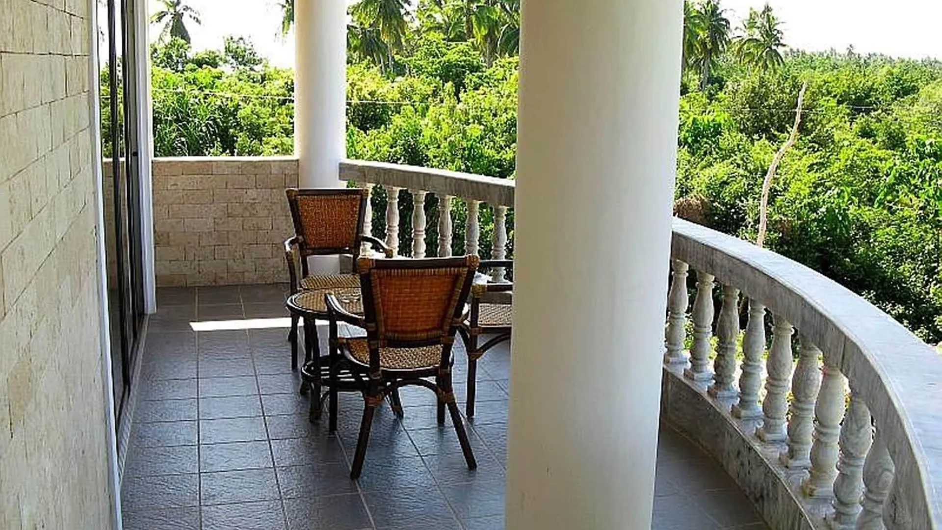 Linaw Beach Resort Bohol